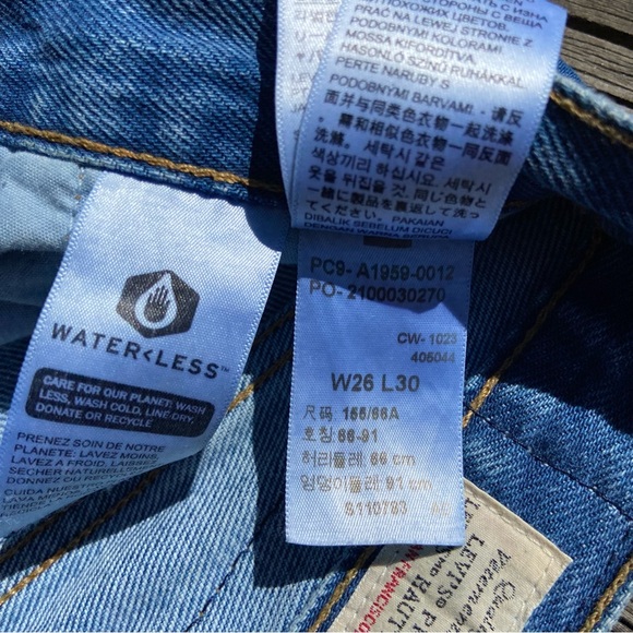 Levi’s 501 90s Jean - Picture 5 of 9